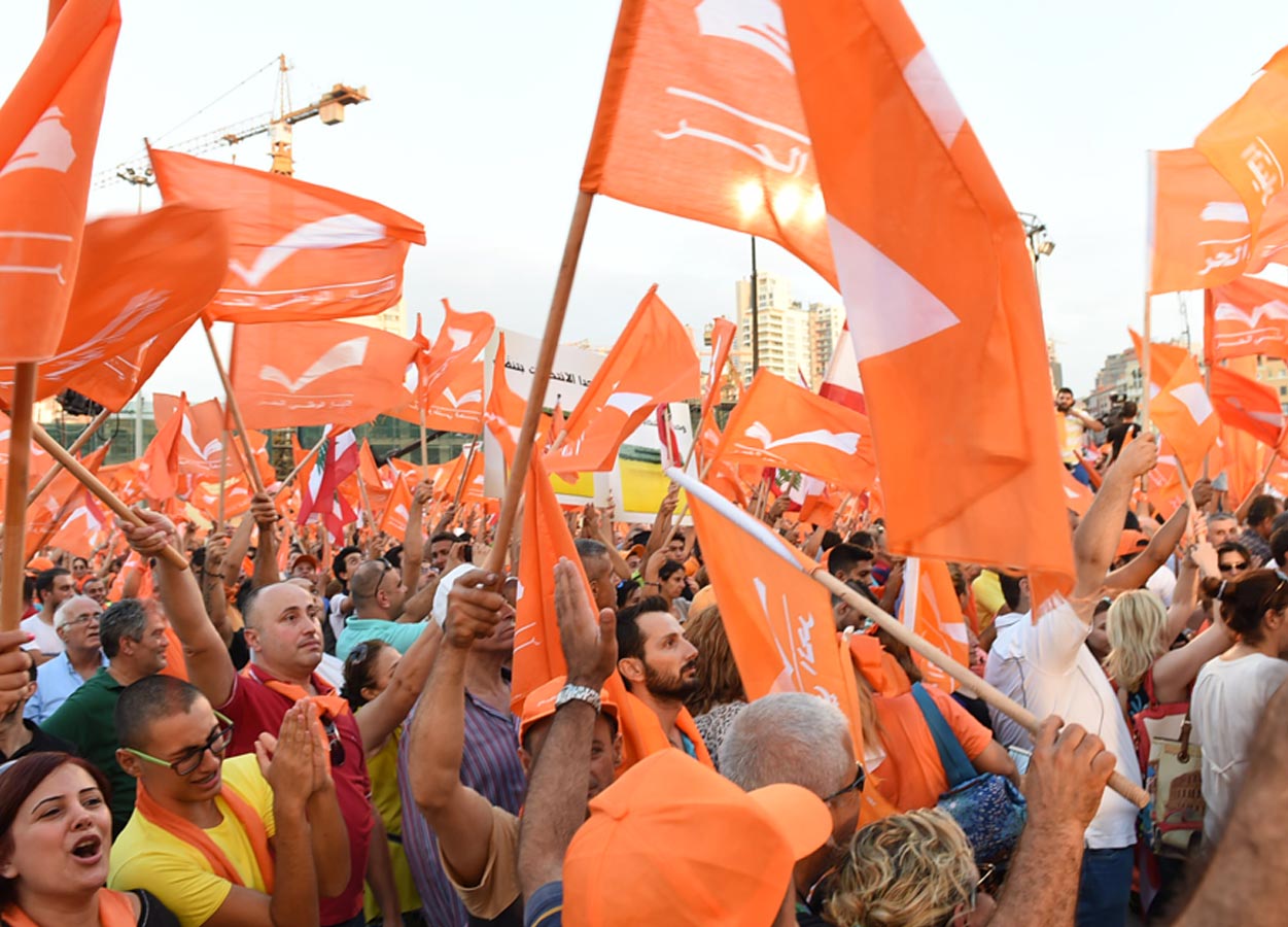 "التيار الوطني الحر": حمايةً للمدنيين... على "حزب الله" عدم الاختباء بين المهجّرين