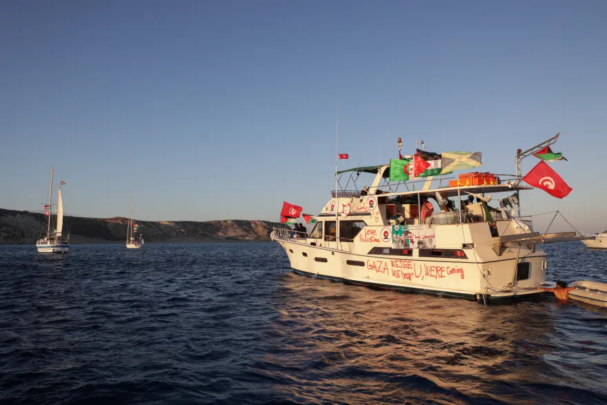 Al-Samoud Fleet Organizers: This is piracy... Israel controls ships hundreds of miles from Gaza