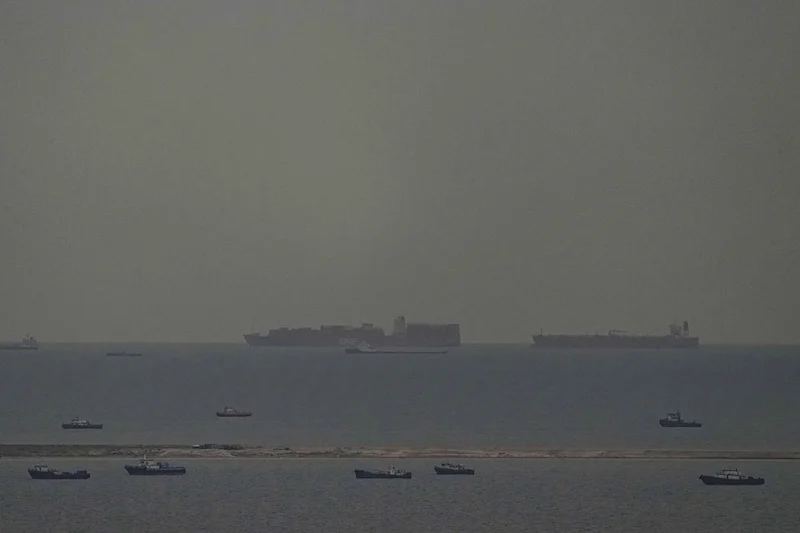 مهما كان صغيراً... ترامب يأمر بتدمير أي قارب يزرع ألغاما