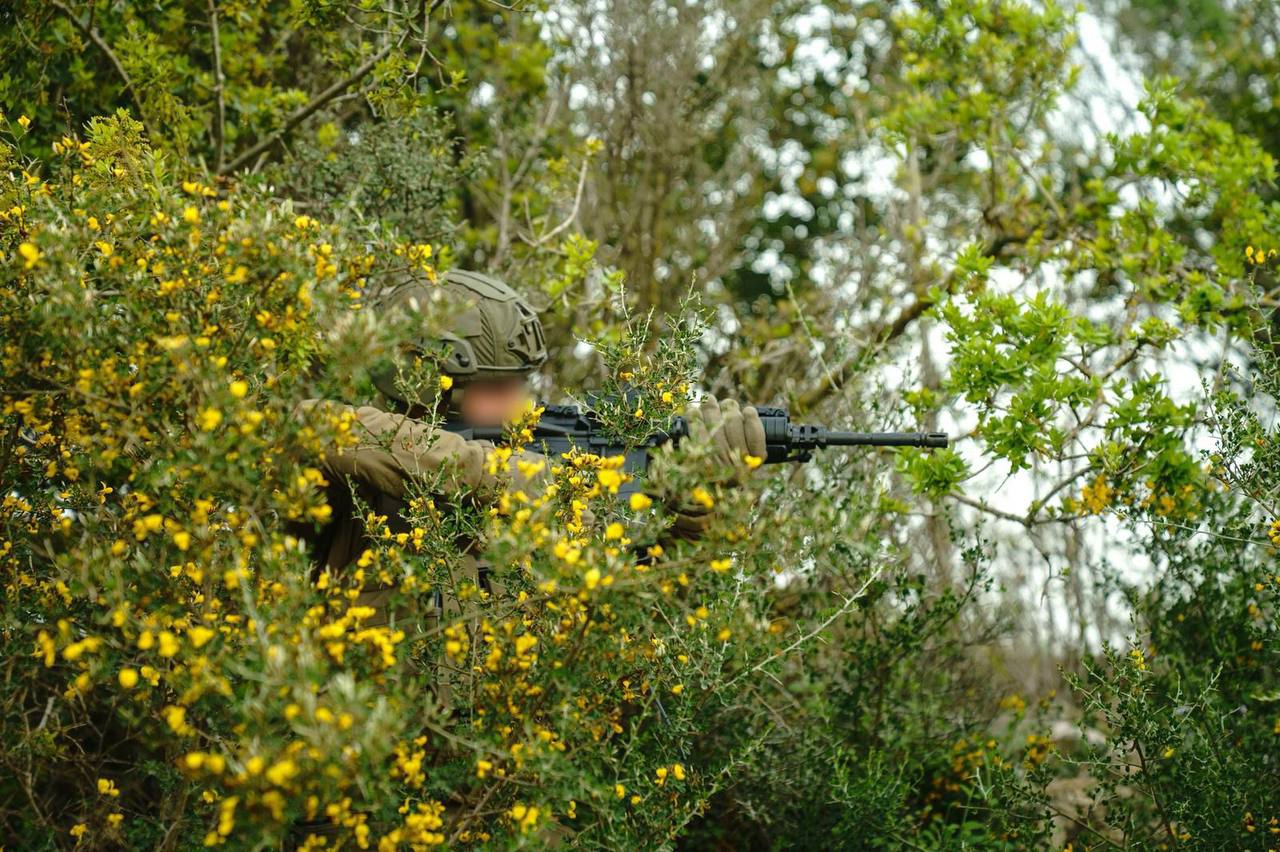 الجيش الإسرائيلي: اعتقلنا عنصرا من "الحزب"  بعد استسلامه