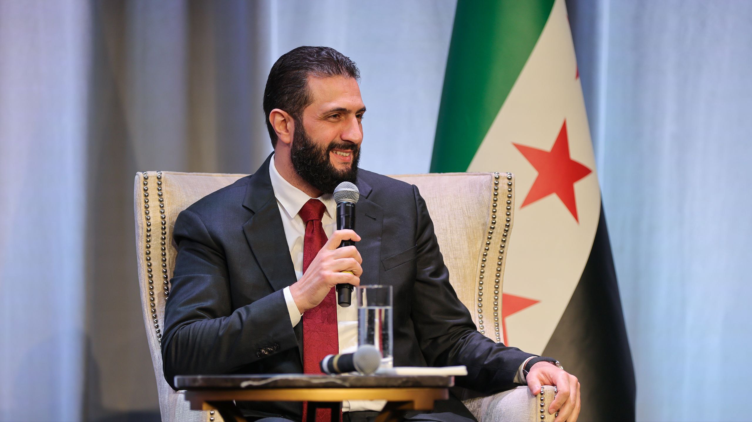 الشرع: لا نعتزم التدخل في لبنان... وندعم حصر السلاح بيد الدولة
