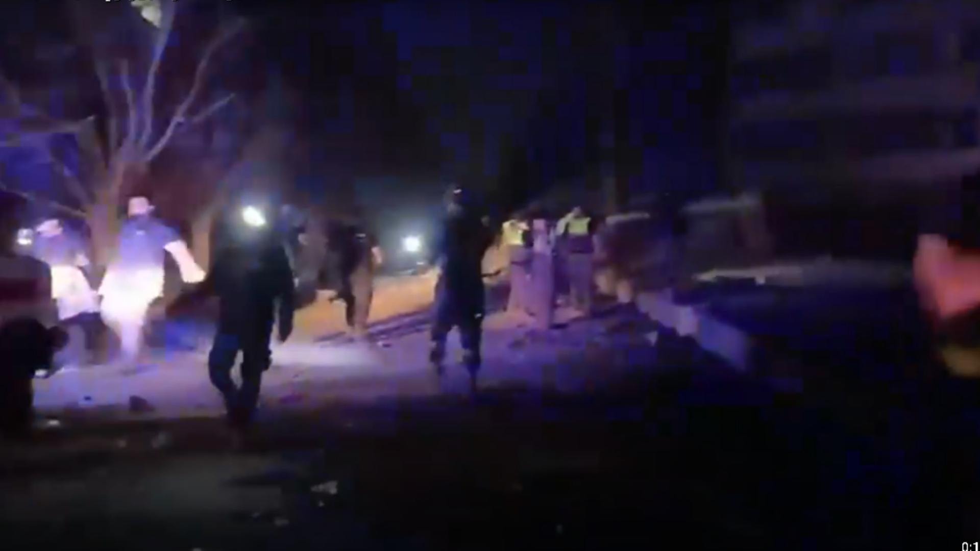 من بينهم مسعفين... إصابات و تضرر مستشفى في صور