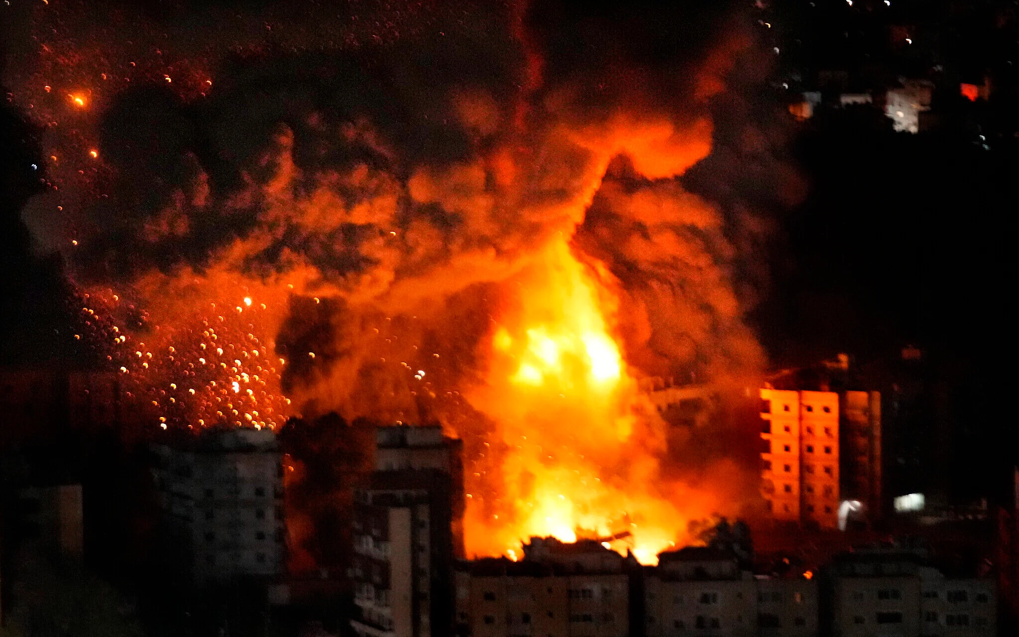 الجيش الإسرائيلي: قضينا على عنصر ودمرنا 100 مبنى لـ"الحزب" في بيروت