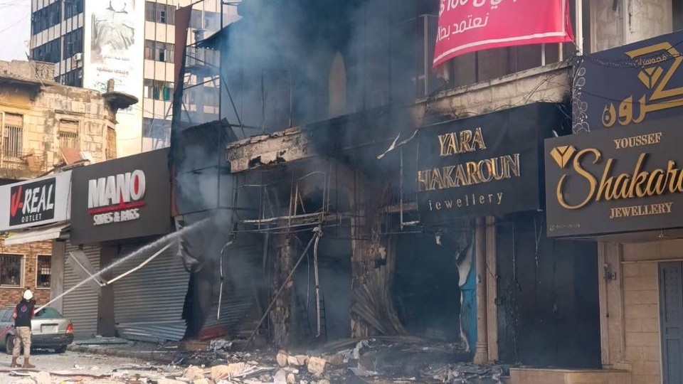 غارات إسرائيلية عنيفة على النبطية.. شهداء ودمار واسع في المنازل والمحال