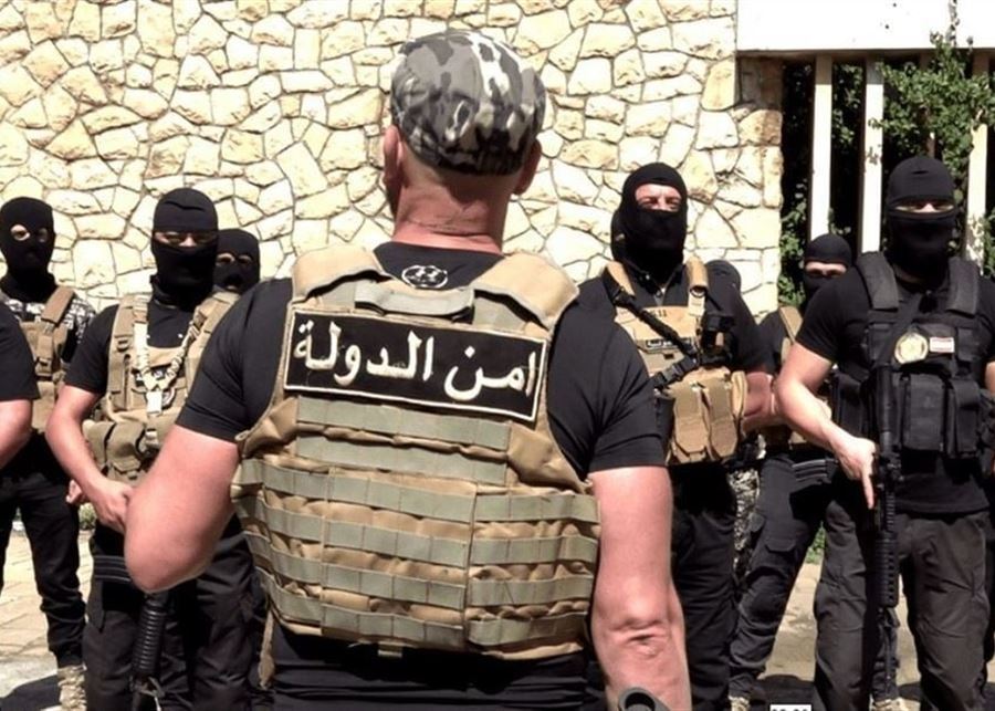 اقفال محطات وقود بالشمع الاحمر