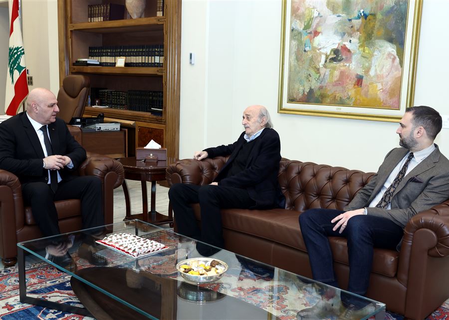 جنبلاط من بعبدا: التفاوض مشروع