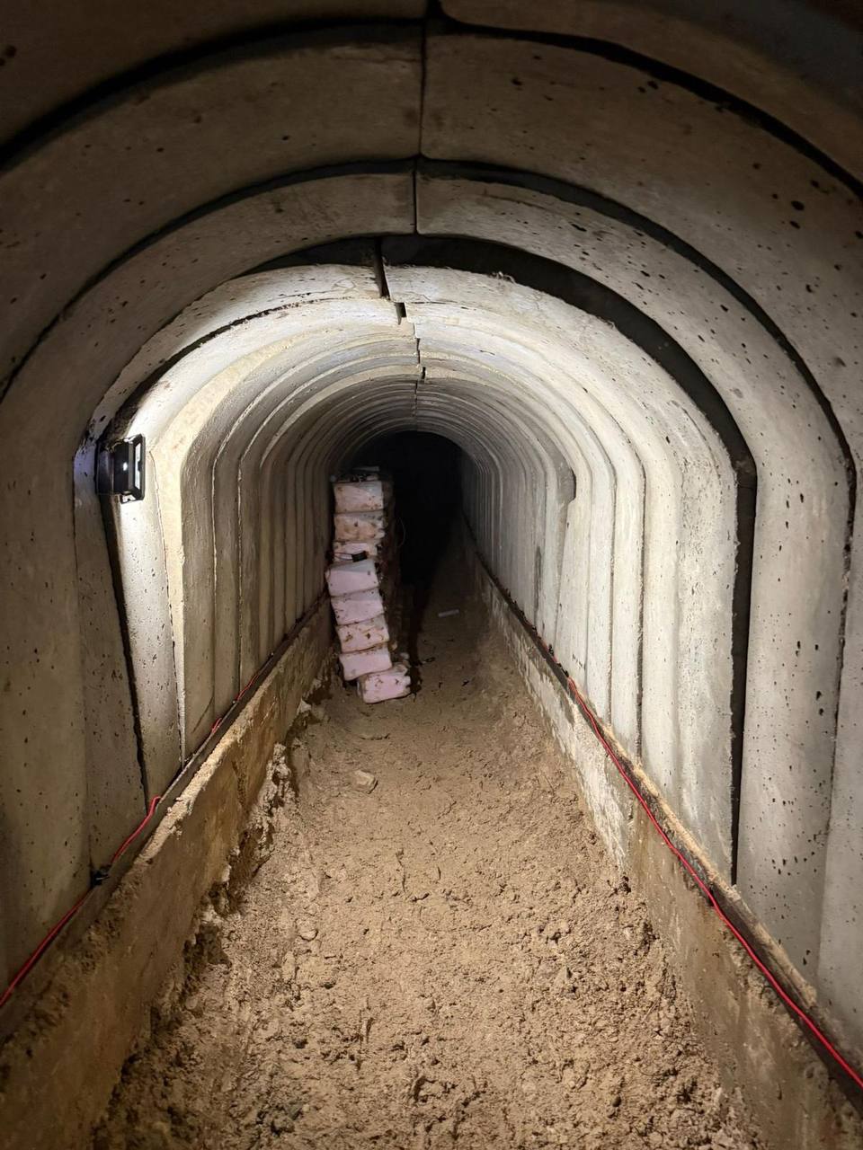 "الجيش الإسرائيلي: دمرنا نفقاً تابعاً لحزب الله في جنوب لبنان