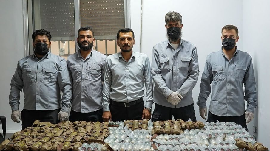 في طريقها إلى لبنان… ضبط 226 قنبلة مخبأة داخل سيارة