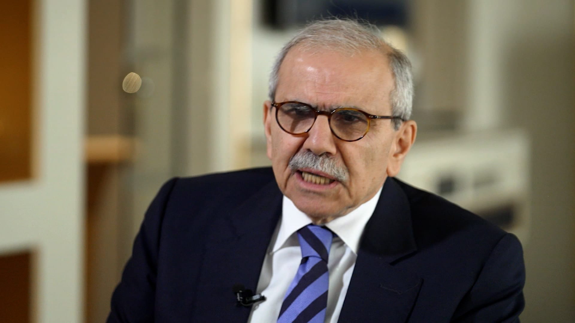 "ما طالبين شي أكتر من هيك"... سلام يوجّه رسالة مباشرة للحزب